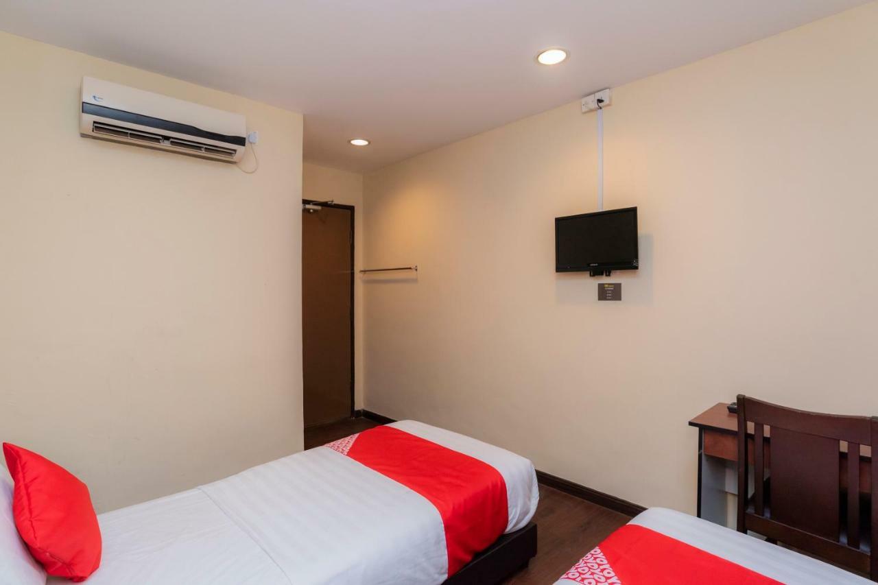 Oyo 44026 98 Hotel Johor Bahru Luaran gambar