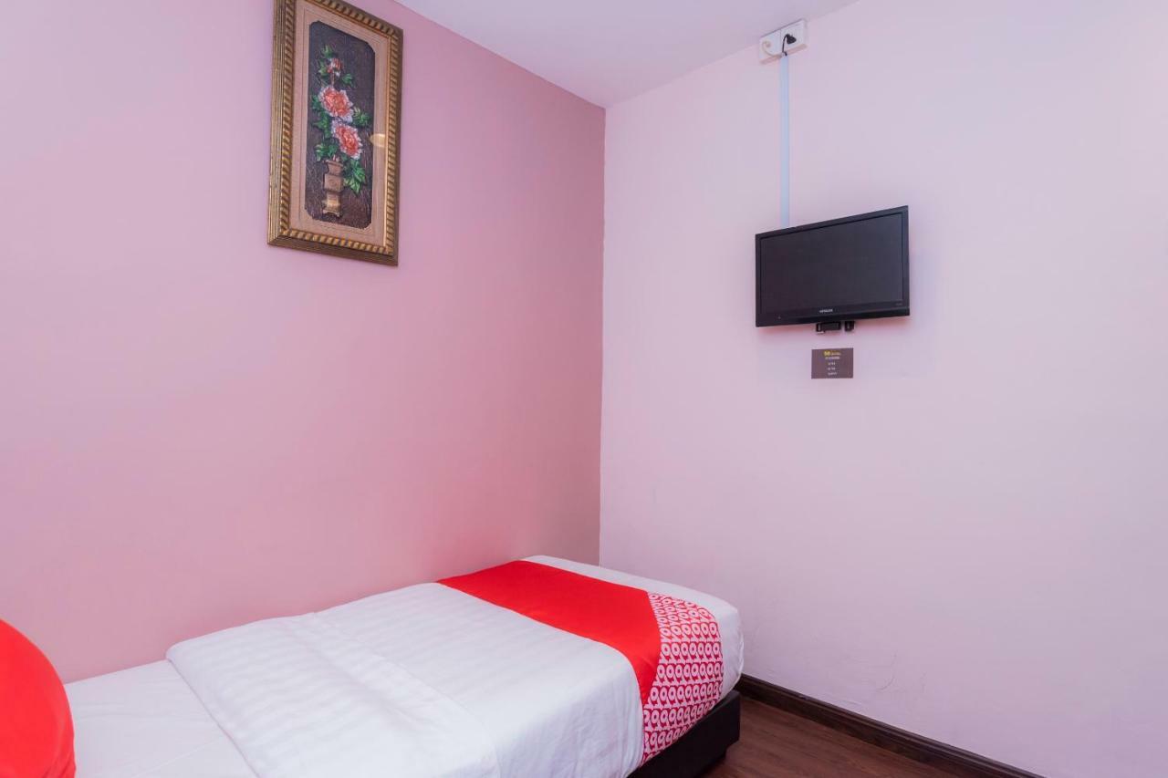 Oyo 44026 98 Hotel Johor Bahru Luaran gambar