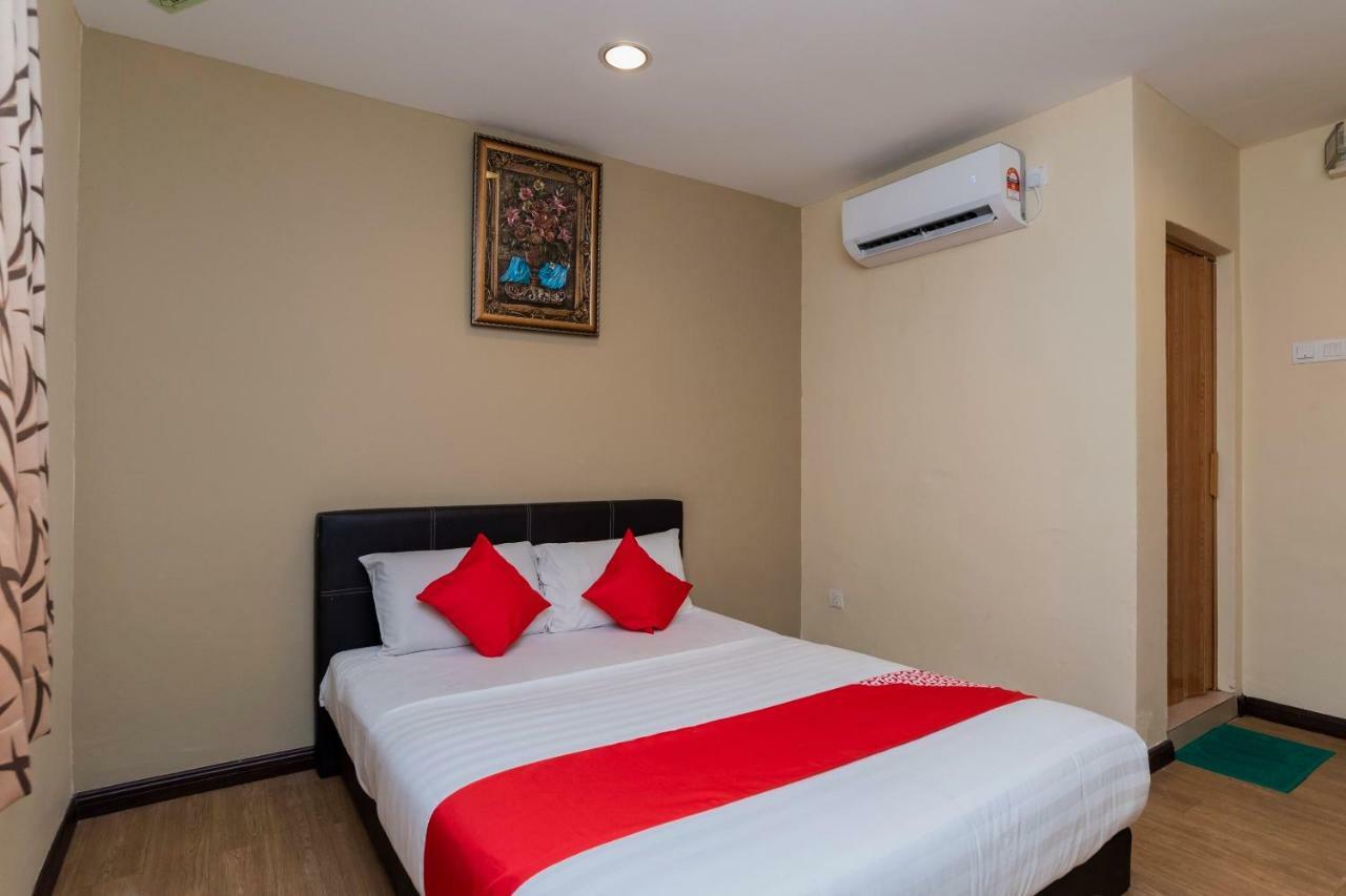 Oyo 44026 98 Hotel Johor Bahru Luaran gambar