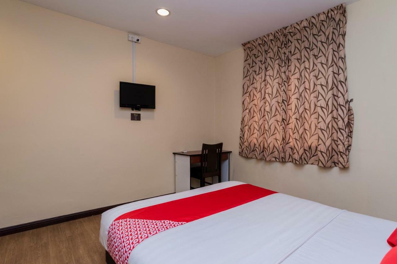 Oyo 44026 98 Hotel Johor Bahru Luaran gambar